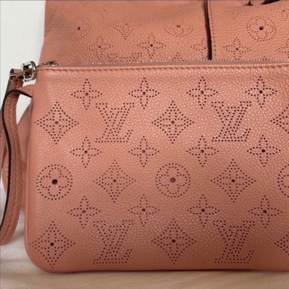 Louis Vuitton Mahina Selene PM Rose - Picture 4 of 14